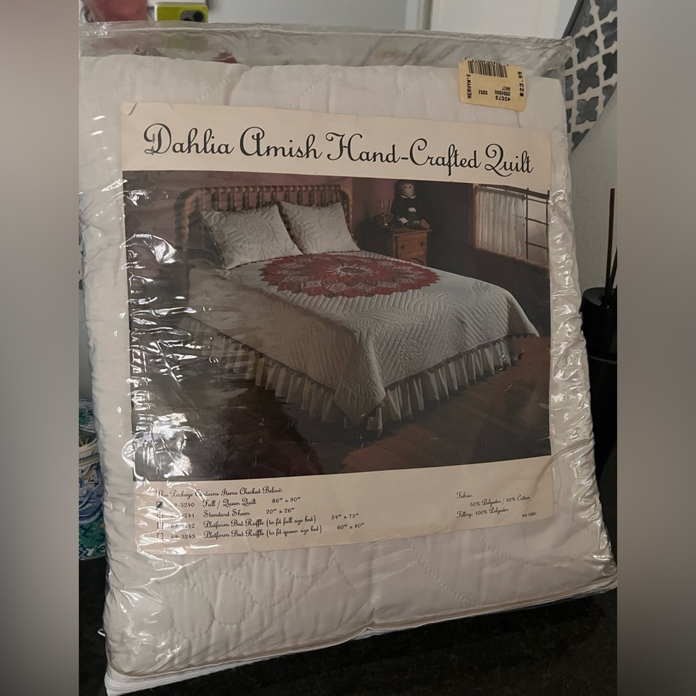 Dahlia Amish Hand-Crafted Quilt -Queen 86 x 90